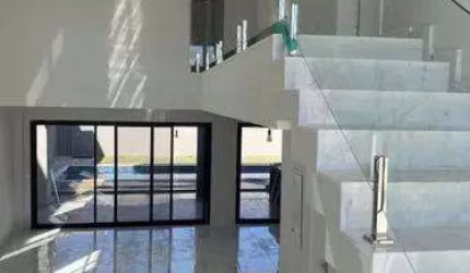 Lindo Sobrado no Condomínio Jaguary Urbanova