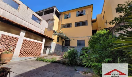 Imóvel com  3 casas e 1 salão comercial à venda, 348 m² por R$ 970.000 - Jardim Pacaembu - Jundiaí/SP