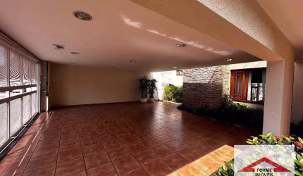 Casa  com 465 m² com 4 quartos para Venda R$ 2.490.000  no Condomínio Jardim Europa no bairro Jardim Novo Mundo em Jundiaí-SP.