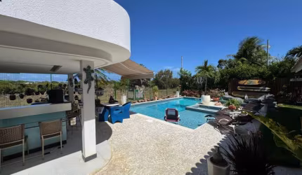 Itapuã, Residencial Quatro Rodas, Casa Duplex Para Venda,                    04 Quartos Com 04 Suítes, 300m2, Porteira Fechada,  Salvador-BA.