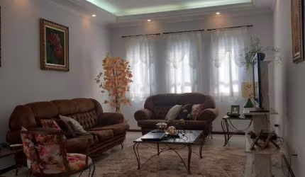 Casa à venda no Jardim do Trevo com 4 dormitórios