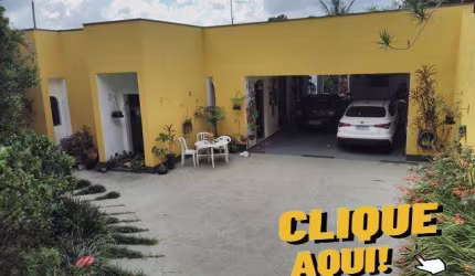 Casa térrea fora de condomínio na Granja Viana Cotia