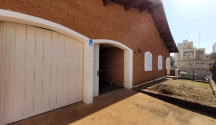 Casa para aluguel, 3 quartos, 1 suíte, 4 vagas, Centro - Piracicaba/SP