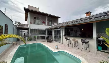 Casa à venda, 3 quartos, 1 suíte, 4 vagas, Santa Terezinha - Piracicaba/SP