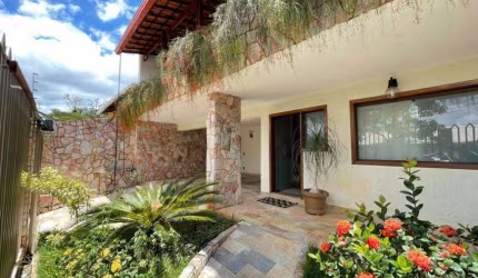 Casa com 4 quartos à venda na Rua Ivartt Maria Mota, São João Batista, Belo Horizonte por R$ 1.200.000