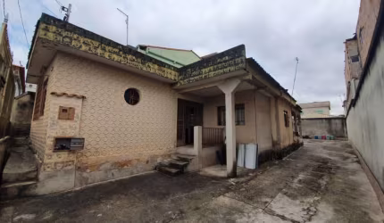 Casa com 3 quartos à venda na Rua Anhembi, Piratininga (Venda Nova), Belo Horizonte por R$ 360.000
