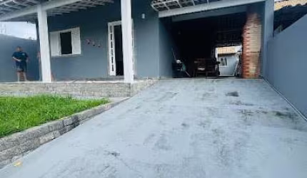 Casa com 3 dormitórios, 98 m² - venda por R$ 650.000,00 ou aluguel por R$ 3.566,67/mês - Centro - São Pedro da Aldeia/RJ