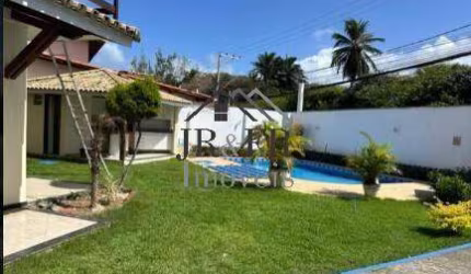 Linda casa com 542m² a.t. e 380m² a.c. a 30m da praia de Itapuã