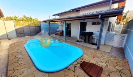 Casa com 3 quartos, 132m², à venda em Caraguatatuba, Massaguaçu