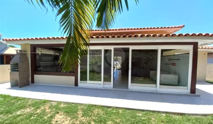 Condomínio com 3 quartos à venda em Manguinhos - RJ