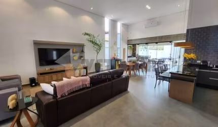 Casa com 4 quartos, 240 m², à venda por R$ 1.550.000,00 - Massaguaçu - Caraguatatuba/SP