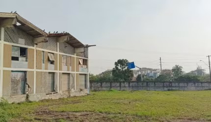 Terreno de esquina com 4000 m² 800 m da rodoviaria de curitiba