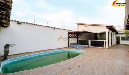Casa à venda, 4 quartos, 2 suítes, 5 vagas, São Luís - Divinópolis/MG