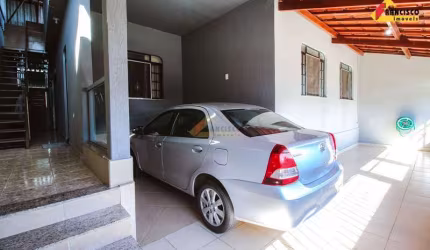 Casa à venda, 5 quartos, 2 suítes, 2 vagas, Sagrada Família - Divinópolis/MG