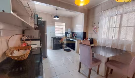 Casa à venda, 3 quartos, 2 vagas, Santa Rosa - Divinópolis/MG