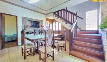 Casa à venda, 4 quartos, 1 suíte, 2 vagas, Ipiranga - Divinópolis/MG