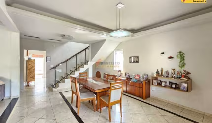 Casa à venda, 4 quartos, 1 suíte, 4 vagas, São José - Divinópolis/MG