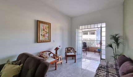 Casa à venda, 3 quartos, 1 suíte, 2 vagas, Jardim Candelária - Divinópolis/MG