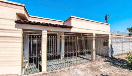 Casa à venda, 5 quartos, 1 vaga, Interlagos - Divinópolis/MG