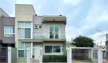 Sobrado semimobiliado de 3 (três) dormitórios, sendo 1(uma)suíte, localizado no bairro Mont Serrat.