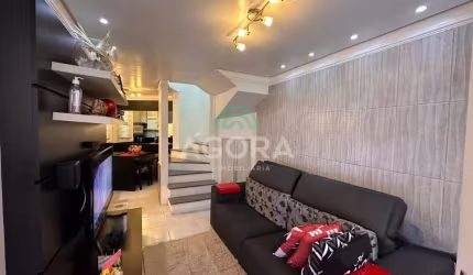 Sobrado em condomínio com 2 (dois) dormitórios, localizado no bairro Nossa Senhora das Graças.