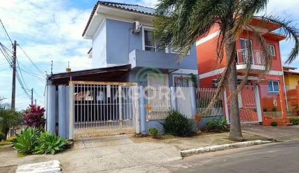 Sobrado de 75,27 m² com 2 (dois) dormitórios e 1 (uma ) suíte, localizado no bairro Igara