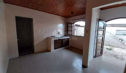 Casa à venda no bairro Praça da Bandeira em Araruama/RJ