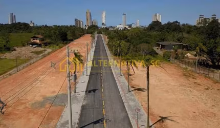 Oportunidade! Terreno à venda em Loteamento Jardim dos Sombreiros II no Santo Antônio com 360,14 metros de possibilidades, em Balneário Piçarras, Santa Catarina
