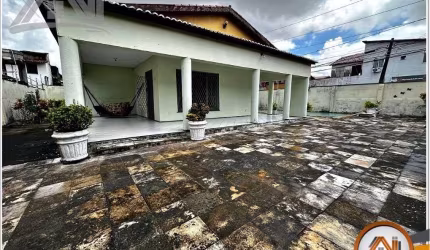 MANSÃO NA MELHOR LOCALIZAÇÃO DO MONTESE - 4 QUARTOS - 660m2 DE TERRENO - LAZER COMPLETO - $879.000,00