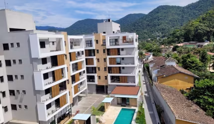 Cobertura nova a 70 metros da Praia da Enseada.