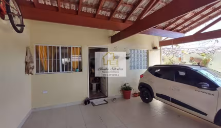Casa em Condomínio com 2 quartos, cozinha, 3 vagas coberta e churasqueira