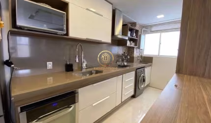 Apartamento com 3 Quartos e 2 banheiros à Venda, 67 m² por R$ 595.000