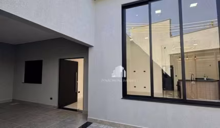 Casa dos Sonhos à Venda no Parque Universitário: Estilo, Espaço e Energia Solar