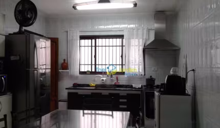 Casa com 3 dormitórios à venda, 267 m² por R$ 690.000,00 - Vila Alto de Santo André - Santo André/SP
