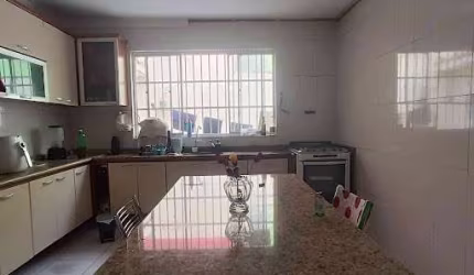 Casa com 2 dormitórios para alugar, 132 m² por R$ 2.994,08/mês - Vila Humaitá - Santo André/SP