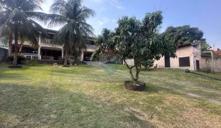 VENDE CASA COM 3 QUARTOS UMA SUITE E UMA AREA EXTERNA BEM GRANDE NAS MARGENS DA RODOVIA MARCIO CORREA