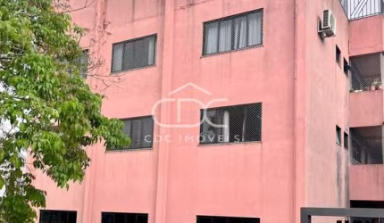 Apartamento semimobiliado Jardim Carvalho.