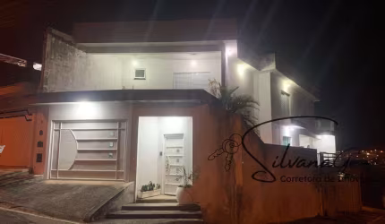SOBRADO Á VENDA COM 3 DORMITORIOS E 1 SÚITE ,200M² DE ARÉA CONT E 157,77M² DE TERRNO NA VILA REI /MOGI DAS CRUZES SP