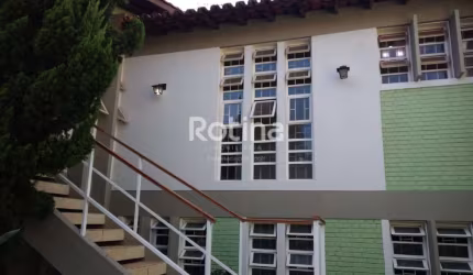 Casa à venda, 3 quartos, Saraiva - Uberlândia/MG - Rotina Imobiliária