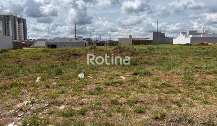 TERRENO EM EXCELENTE LOCALIZAÇÃO