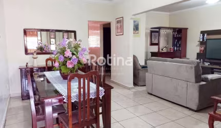 Casa à venda, 5 quartos, Cidade Jardim - Uberlândia/MG - Rotina Imobiliária