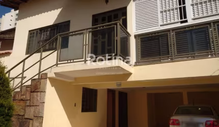 Casa à venda, 3 quartos, Saraiva - Uberlândia/MG - Rotina Imobiliária