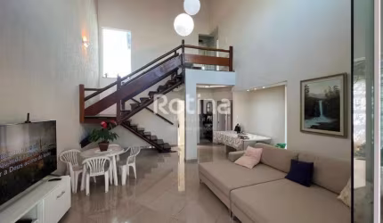 Casa à venda, 3 quartos, Jardim Holanda - Uberlândia/MG - Rotina Imobiliária