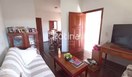 Casa à venda, 3 quartos, Osvaldo Rezende - Uberlândia/MG - Rotina Imobiliária