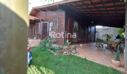 Casa à venda, 2 quartos, Segismundo Pereira - Uberlândia/MG - Rotina Imobiliária