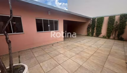 Casa à venda, 3 quartos, Umuarama - Uberlândia/MG - Rotina Imobiliária