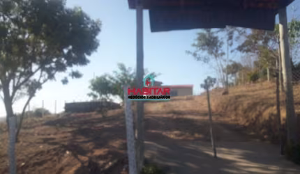 Chácara em Itatiaiuçu com 1.000 metros quadrados.  Água e Luz .  2km do Asfalto.