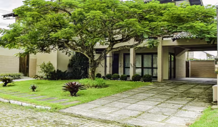 Casa com 5 quartos à venda na Venezuela, 136, Atami, Pontal do Paraná, 301 m2 por R$ 1.980.000