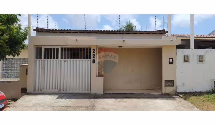 Casa à Venda - Bairro Pajuçara com 3 Quartos, 1 Suíte - 122 m² - Ótimo preço