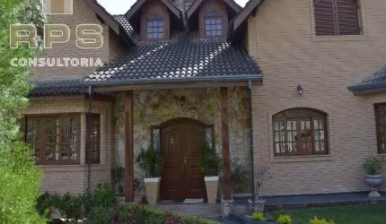Casa Alto Padrão para Venda na Vila Santista em Atibaia, 04 quartos, lareira, escritório, piscina e área gourmet com churrasqueira